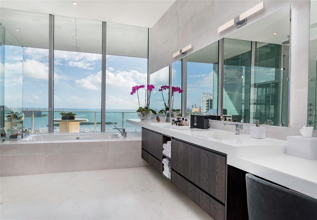 En Venta: $11,849,000 (5 camas, 5 baños, 4986 Pies cuadrados)