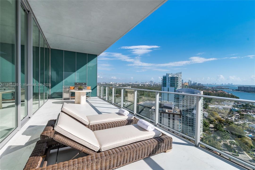 En Venta: $11,849,000 (5 camas, 5 baños, 4986 Pies cuadrados)