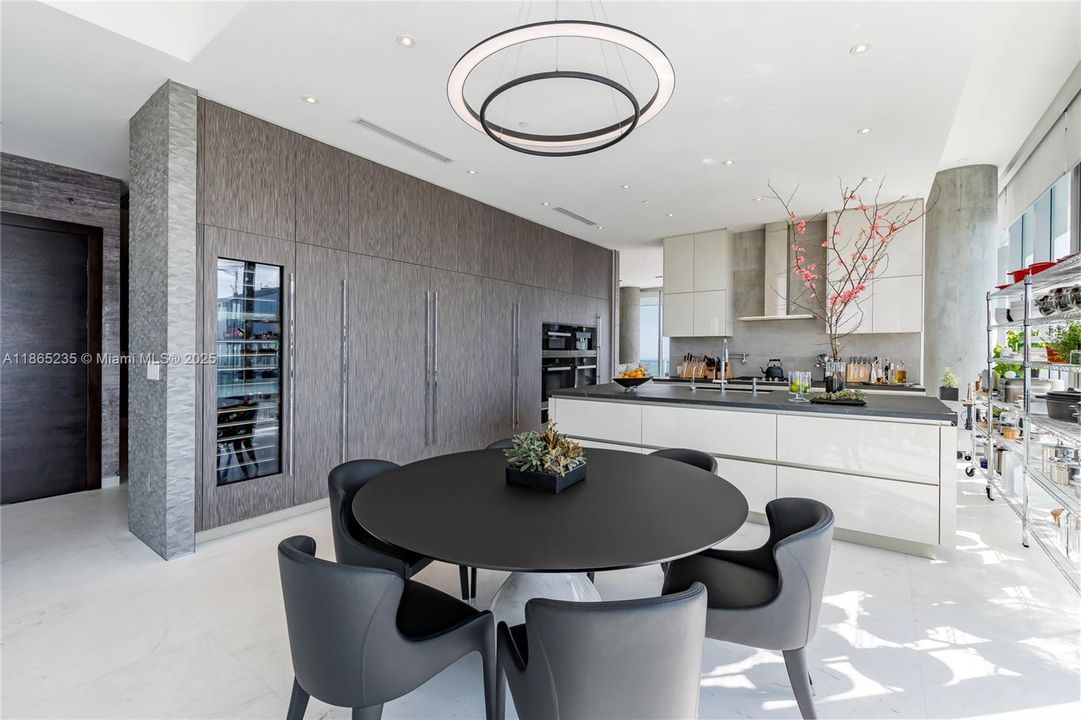 En Venta: $11,849,000 (5 camas, 5 baños, 4986 Pies cuadrados)