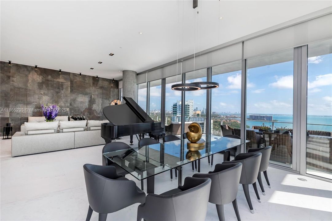 En Venta: $11,849,000 (5 camas, 5 baños, 4986 Pies cuadrados)