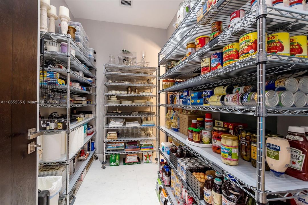 En Venta: $11,849,000 (5 camas, 5 baños, 4986 Pies cuadrados)