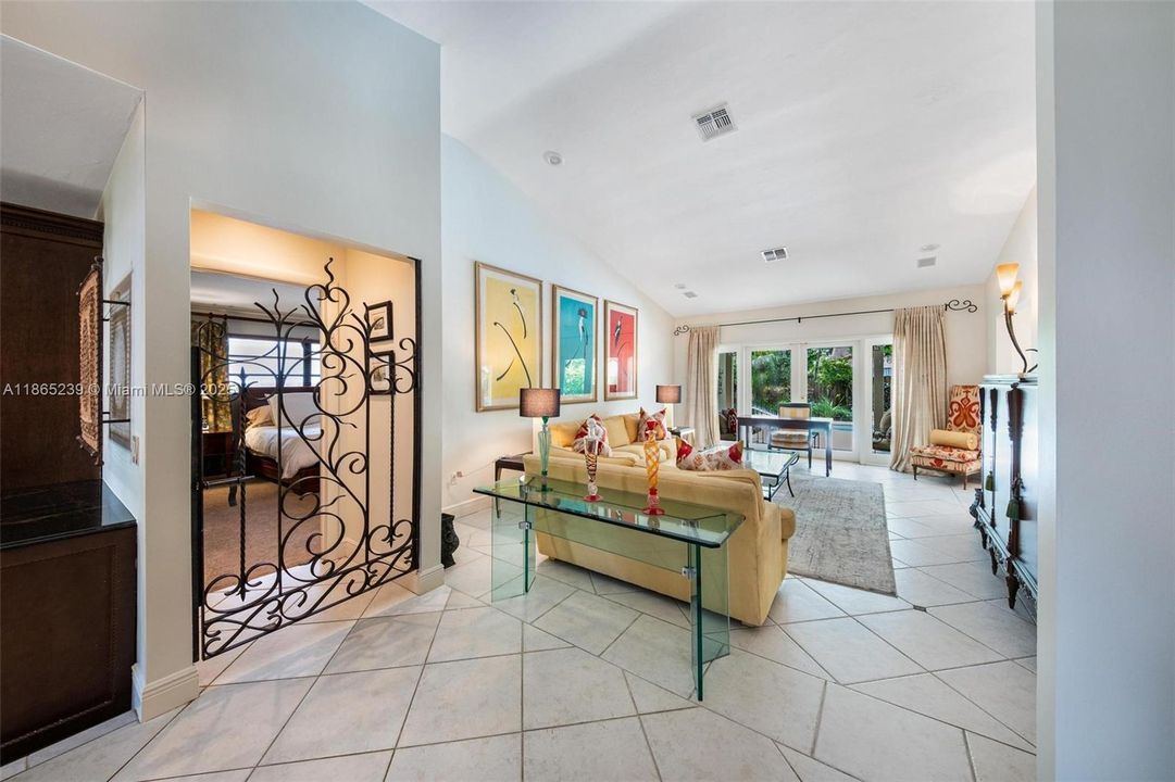 Active With Contract: $1,595,000 (5 beds, 3 baths, 3110 Square Feet)