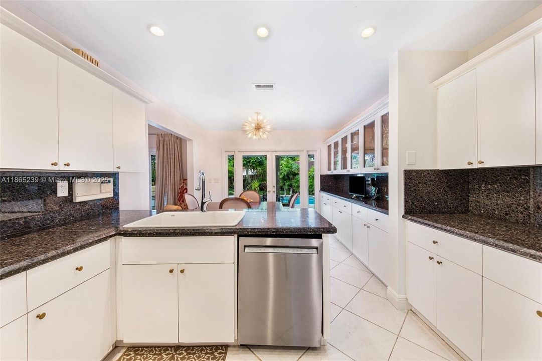 Active With Contract: $1,595,000 (5 beds, 3 baths, 3110 Square Feet)