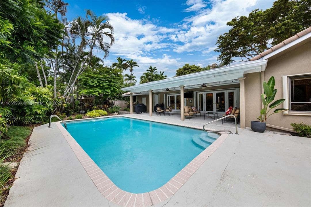 Active With Contract: $1,595,000 (5 beds, 3 baths, 3110 Square Feet)