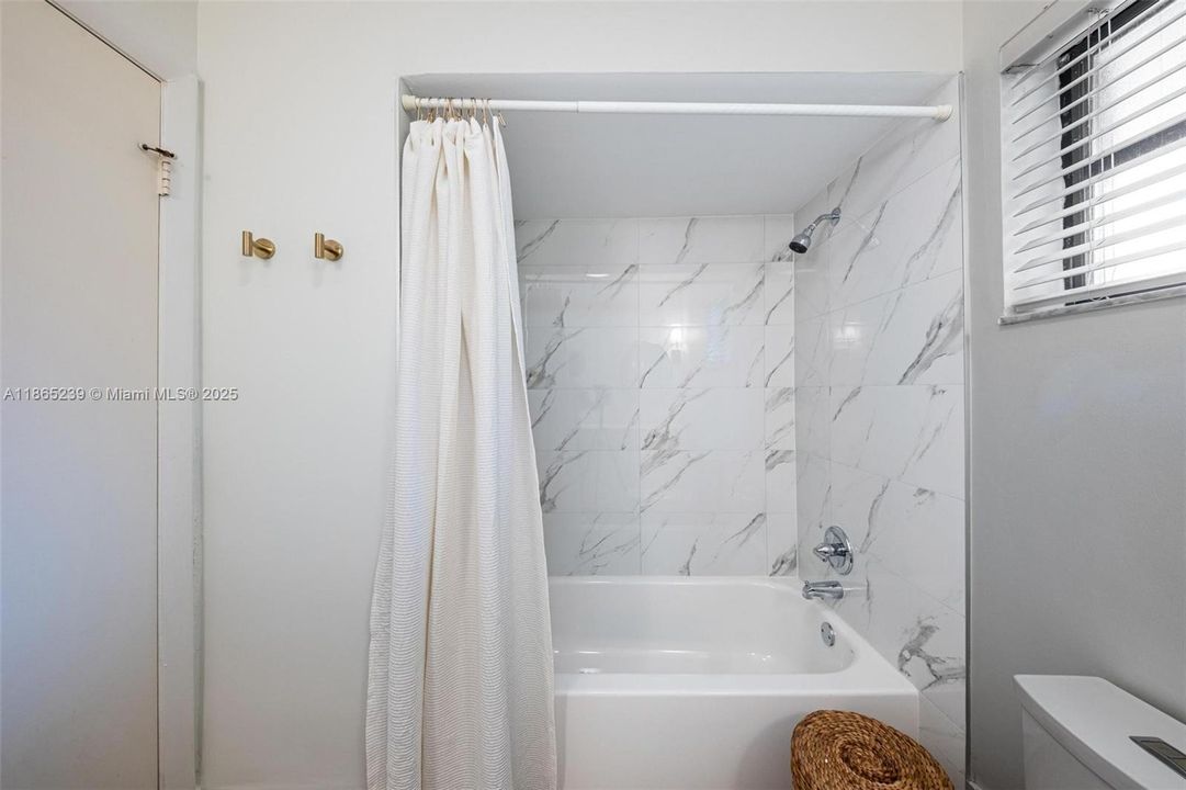 Active With Contract: $1,595,000 (5 beds, 3 baths, 3110 Square Feet)