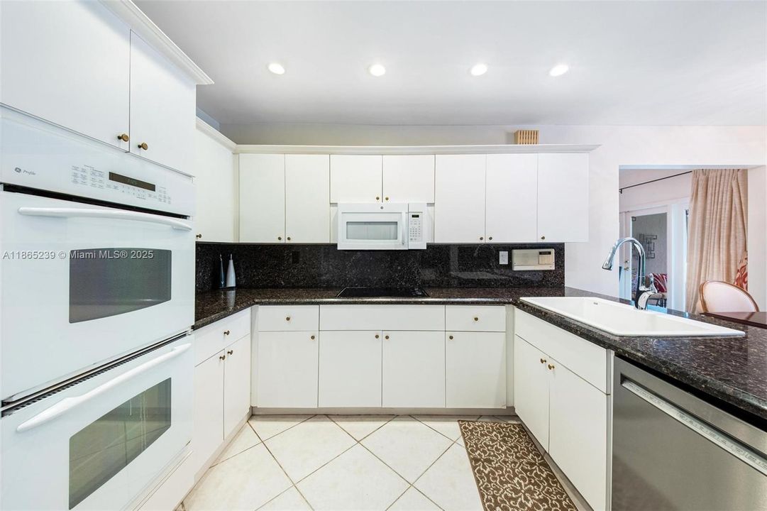 Active With Contract: $1,595,000 (5 beds, 3 baths, 3110 Square Feet)