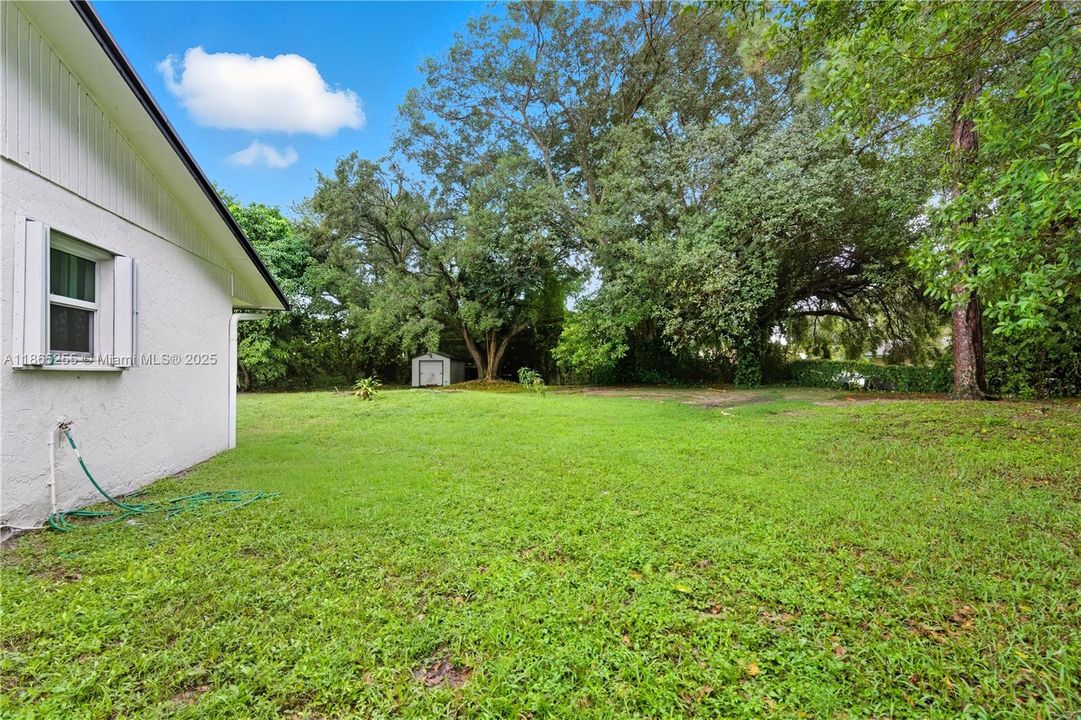 Под контрактом: $720,000 (4 спален, 2 ванн, 2877 Квадратных фут)