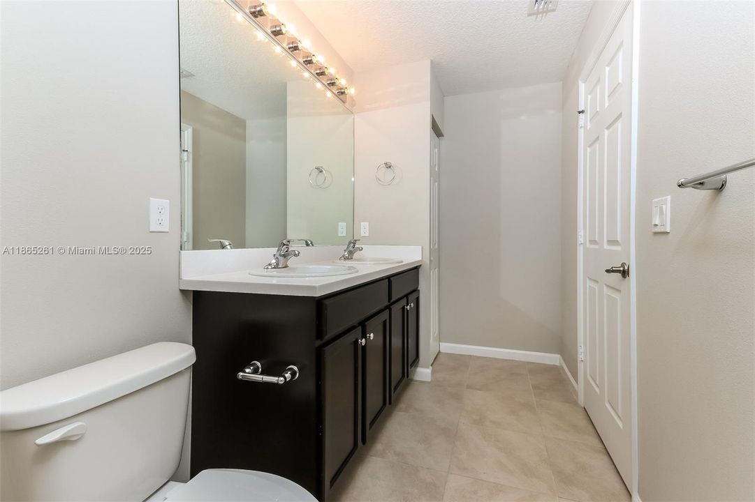 最近租的: $2,180 (3 贝兹, 2 浴室, 1833 平方英尺)