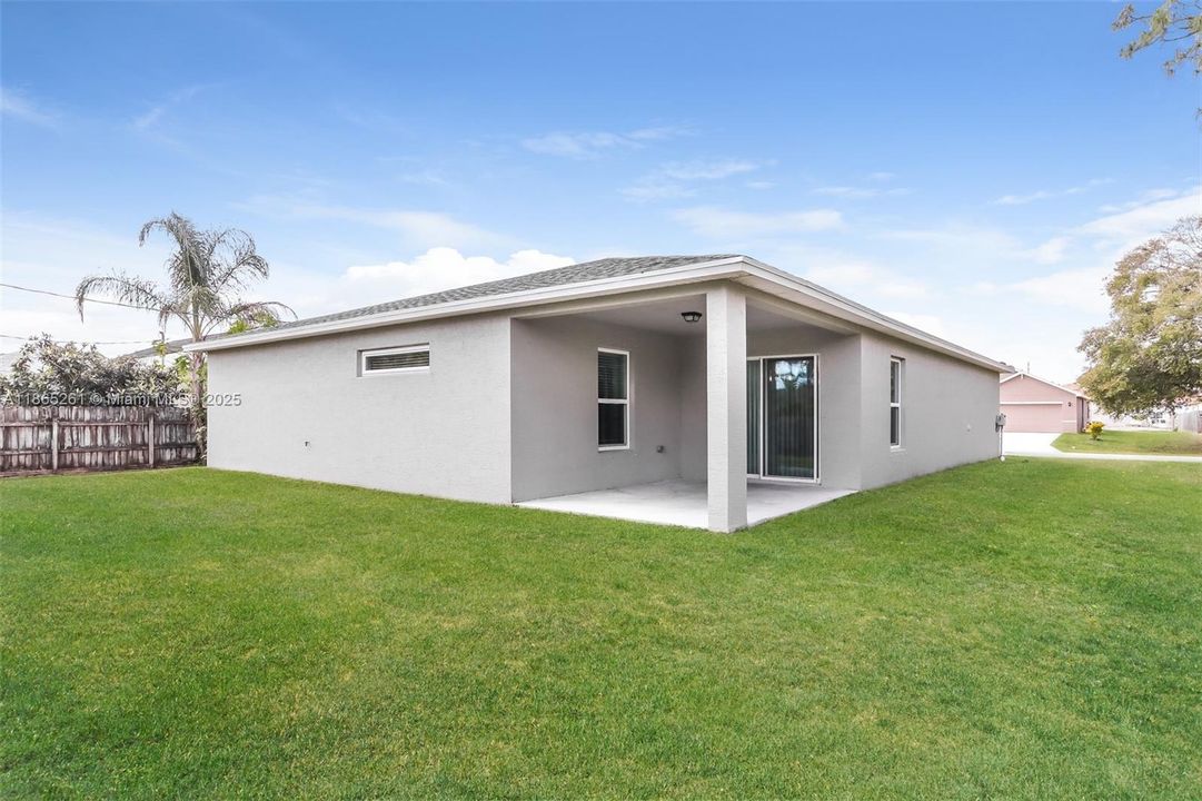 最近租的: $2,180 (3 贝兹, 2 浴室, 1833 平方英尺)