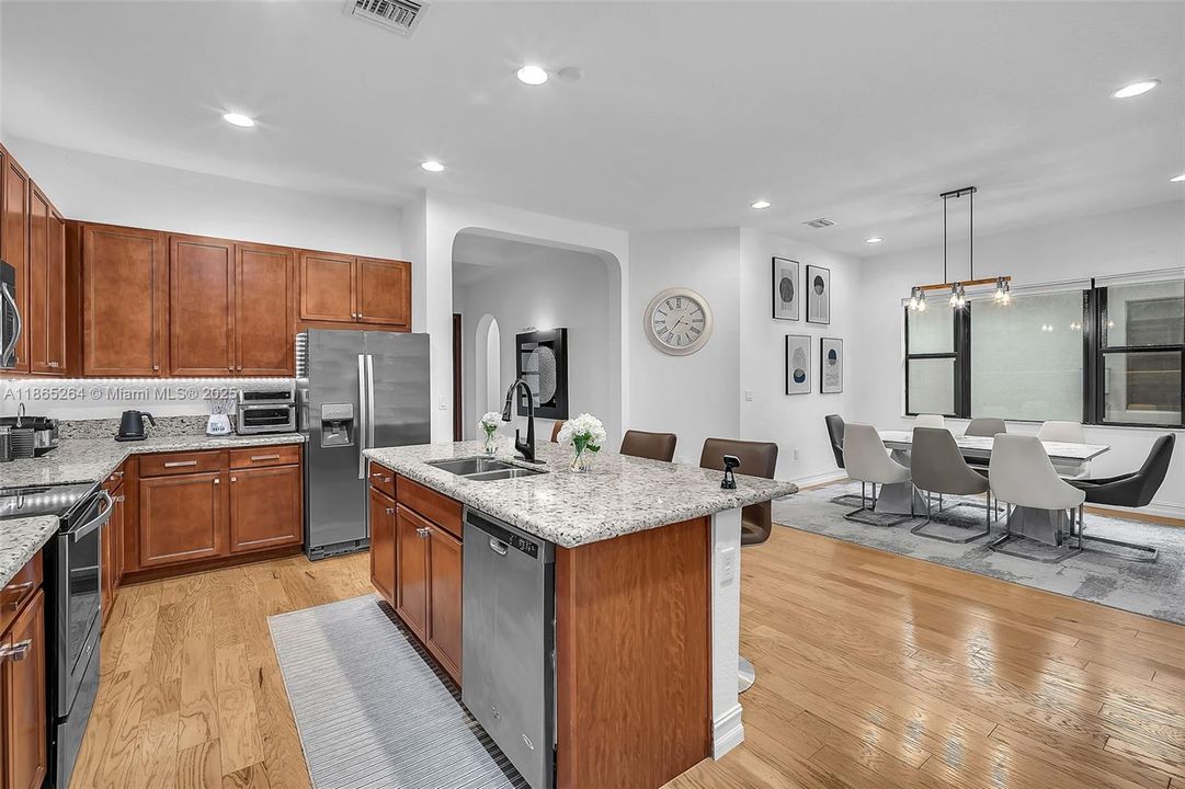 Kitchen with Nice Center Isle