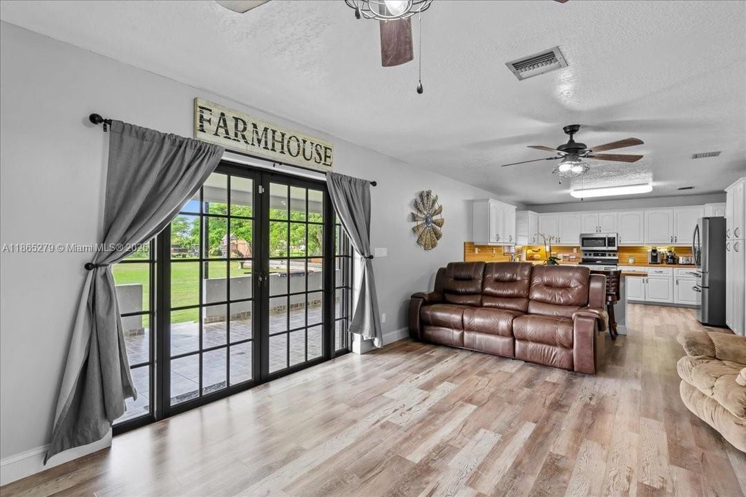 待售: $939,999 (3 贝兹, 2 浴室, 3111 平方英尺)