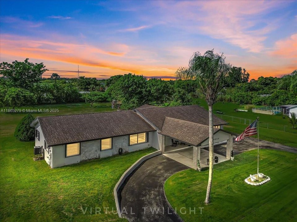 待售: $939,999 (3 贝兹, 2 浴室, 3111 平方英尺)