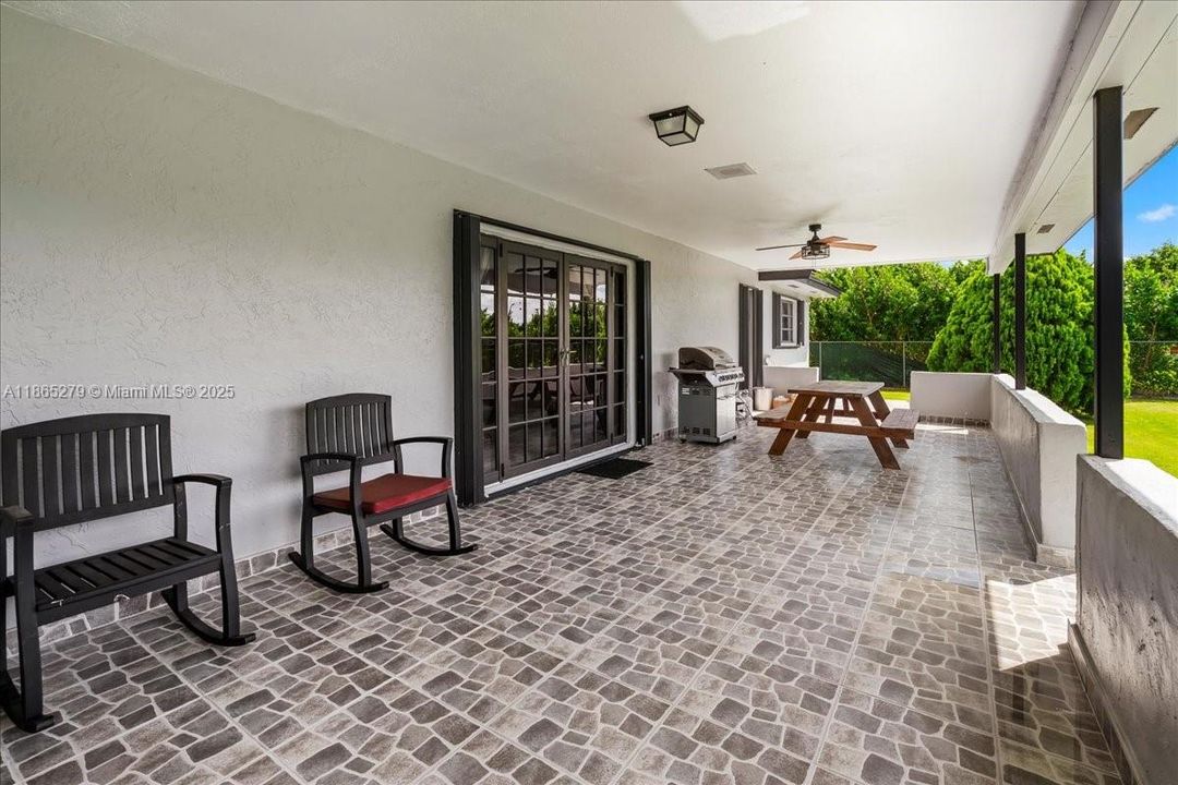 待售: $939,999 (3 贝兹, 2 浴室, 3111 平方英尺)