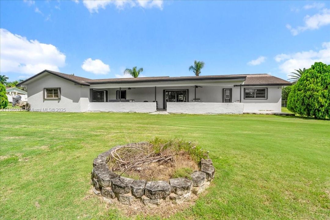 待售: $939,999 (3 贝兹, 2 浴室, 3111 平方英尺)