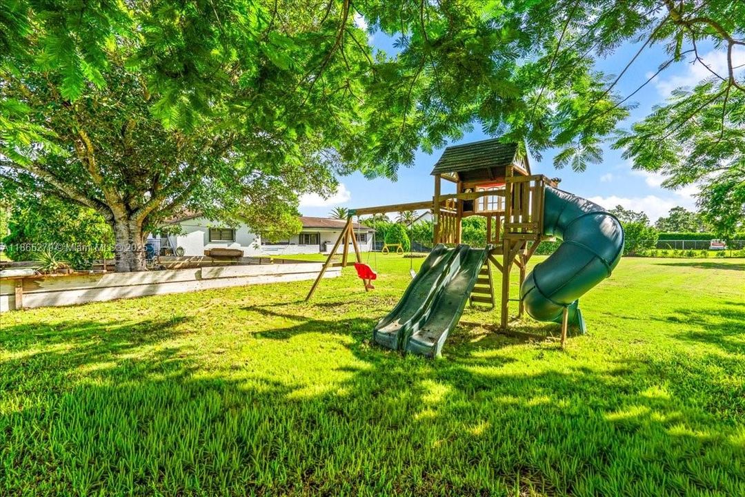 待售: $939,999 (3 贝兹, 2 浴室, 3111 平方英尺)