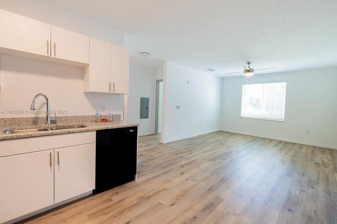 Recently Rented: $1,534 (3 beds, 2 baths, 1125 Square Feet)