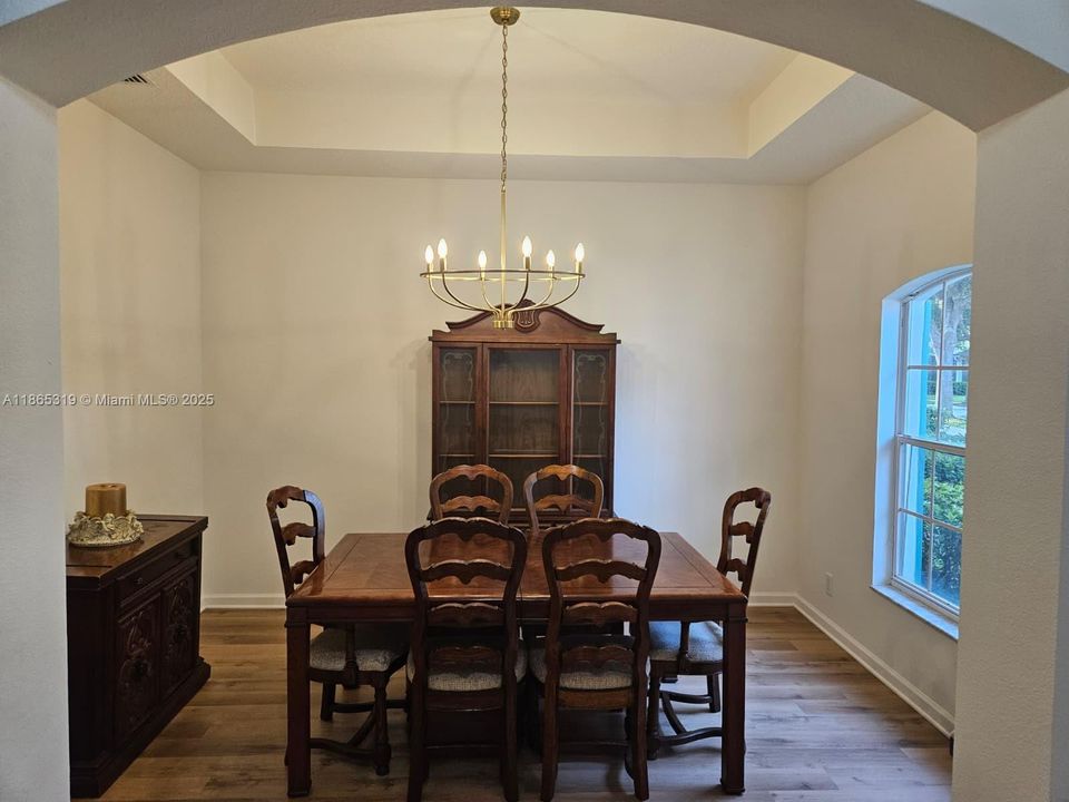 For Sale: $369,000 (3 beds, 2 baths, 1773 Square Feet)