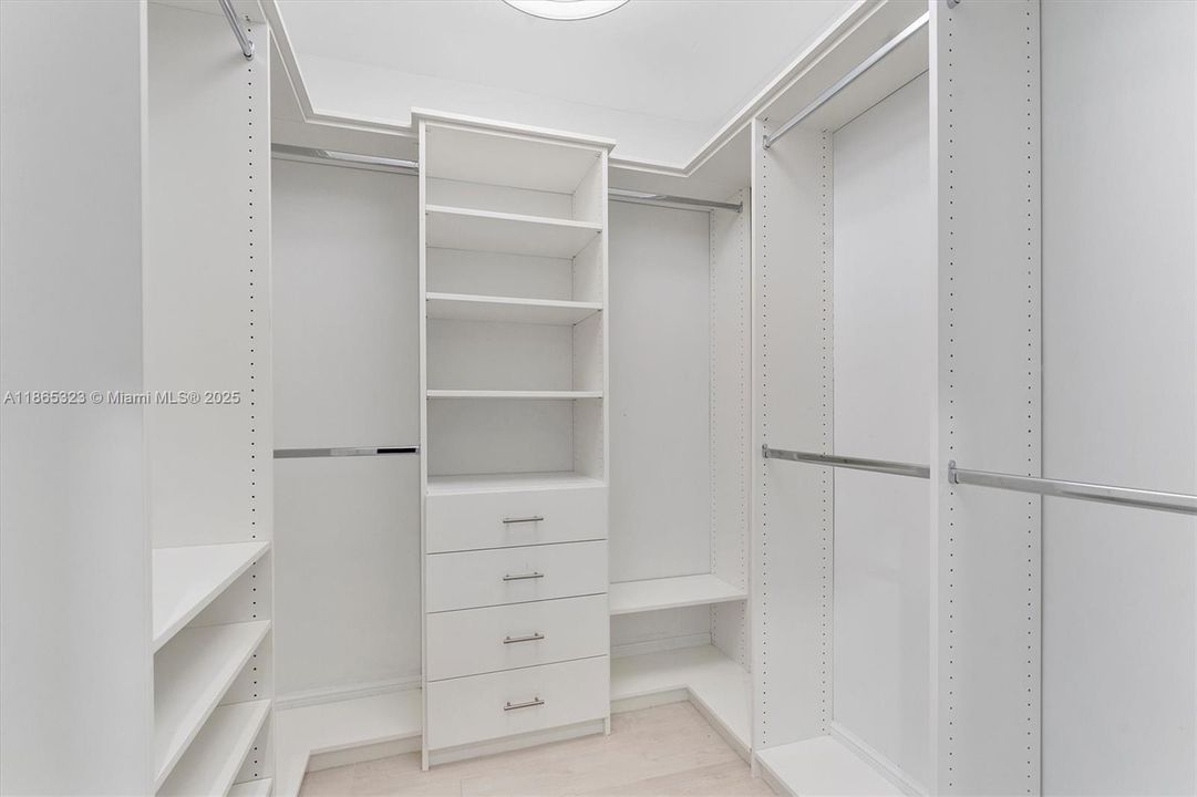 На продажу: $4,999,000 (5 спален, 4 ванн, 3851 Квадратных фут)