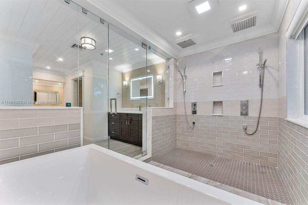 На продажу: $4,999,000 (5 спален, 4 ванн, 3851 Квадратных фут)