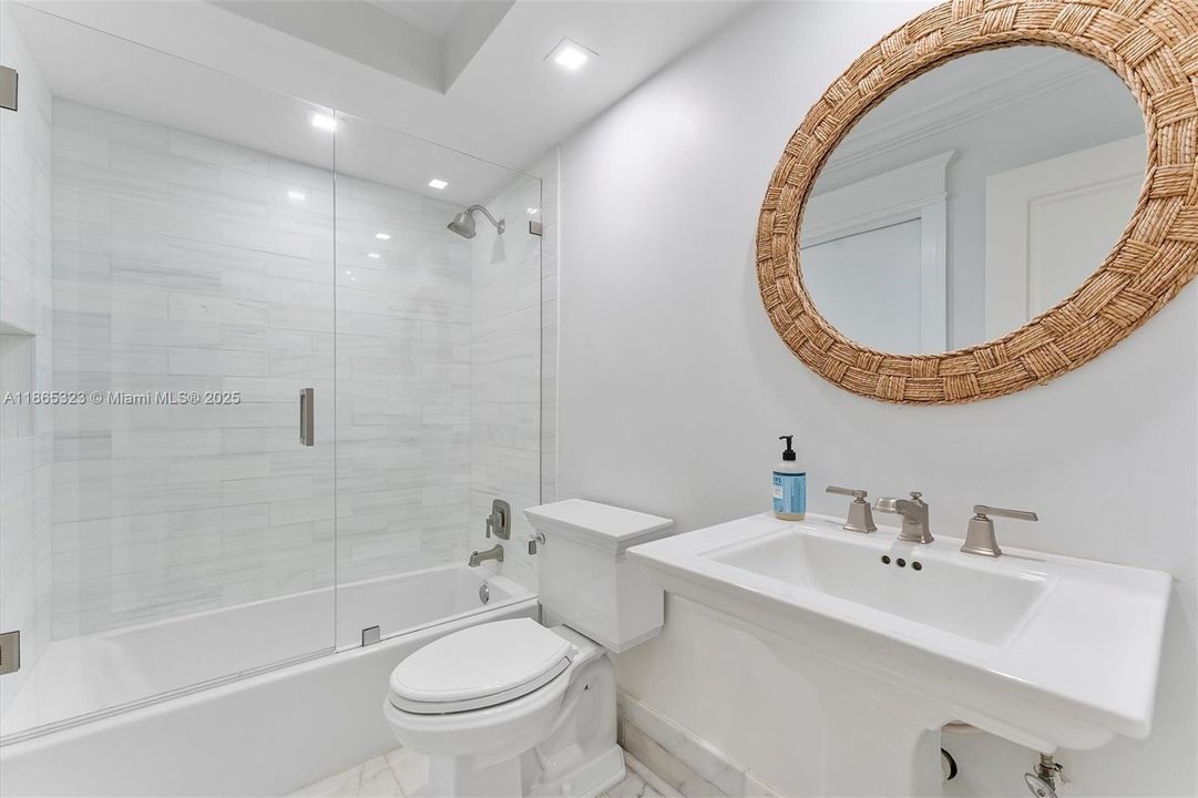 На продажу: $4,999,000 (5 спален, 4 ванн, 3851 Квадратных фут)