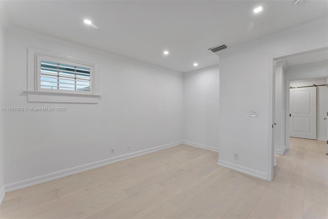 На продажу: $4,999,000 (5 спален, 4 ванн, 3851 Квадратных фут)