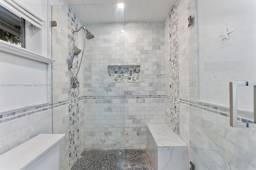 На продажу: $4,999,000 (5 спален, 4 ванн, 3851 Квадратных фут)