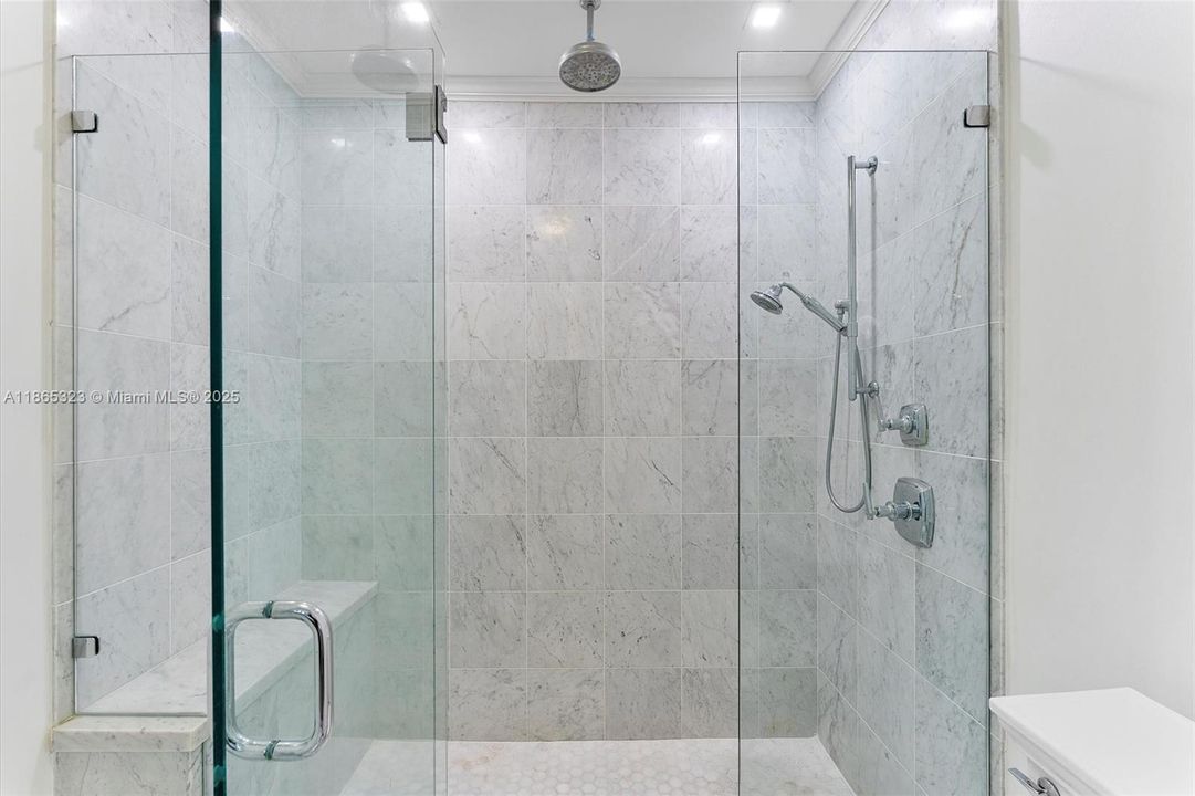 На продажу: $4,999,000 (5 спален, 4 ванн, 3851 Квадратных фут)
