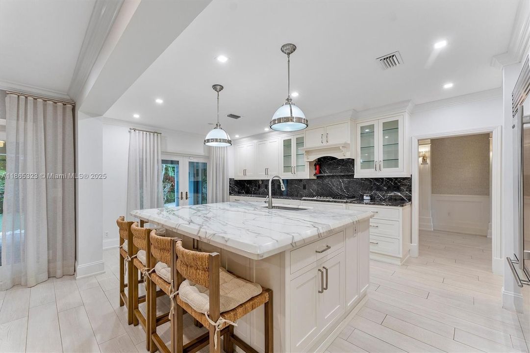 На продажу: $4,999,000 (5 спален, 4 ванн, 3851 Квадратных фут)