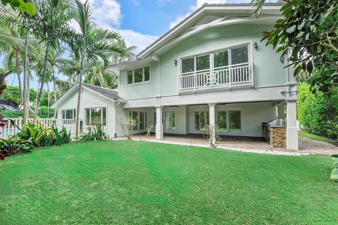 На продажу: $4,999,000 (5 спален, 4 ванн, 3851 Квадратных фут)