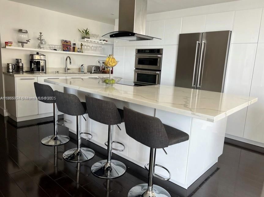 Activo con contrato: $4,395 (2 camas, 2 baños, 1583 Pies cuadrados)