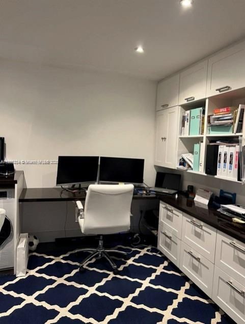 Activo con contrato: $4,395 (2 camas, 2 baños, 1583 Pies cuadrados)