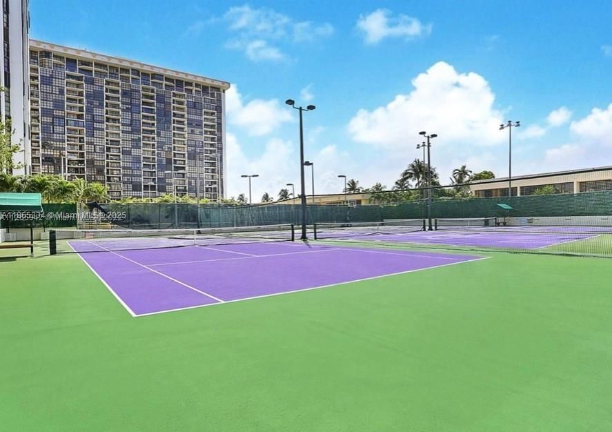 Activo con contrato: $4,395 (2 camas, 2 baños, 1583 Pies cuadrados)