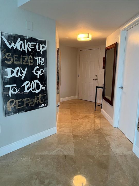 Недавно продано: $545,000 (2 спален, 2 ванн, 1226 Квадратных фут)