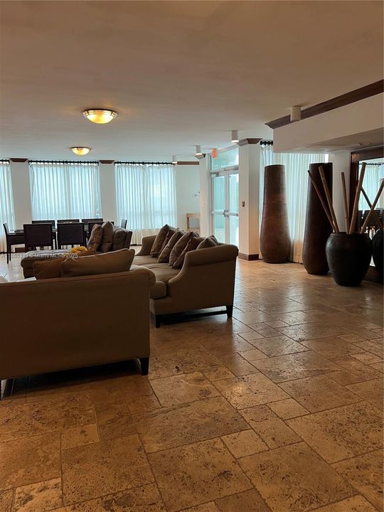 Недавно продано: $545,000 (2 спален, 2 ванн, 1226 Квадратных фут)