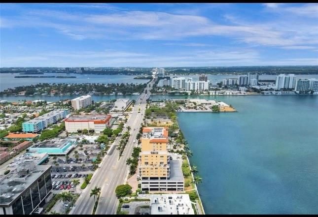 Недавно продано: $545,000 (2 спален, 2 ванн, 1226 Квадратных фут)