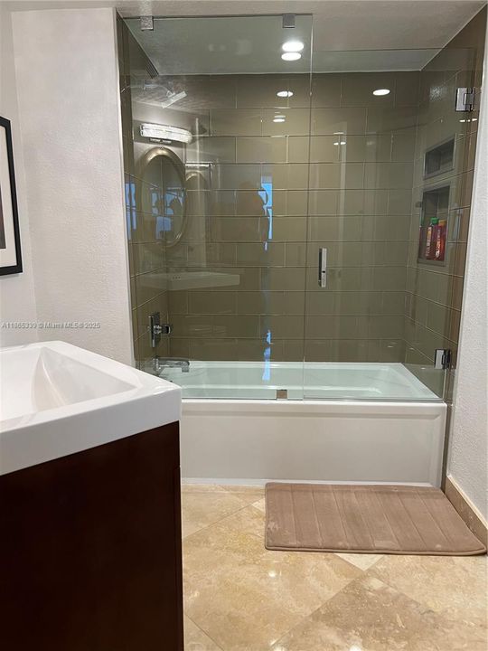 Недавно продано: $545,000 (2 спален, 2 ванн, 1226 Квадратных фут)