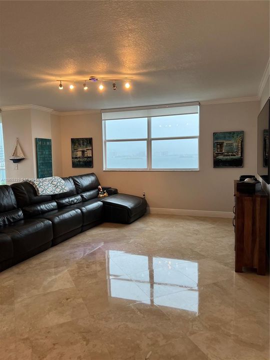 Недавно продано: $545,000 (2 спален, 2 ванн, 1226 Квадратных фут)