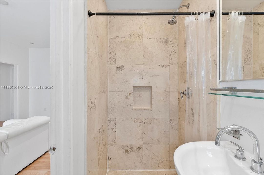 En Venta: $208,000 (1 camas, 1 baños, 450 Pies cuadrados)