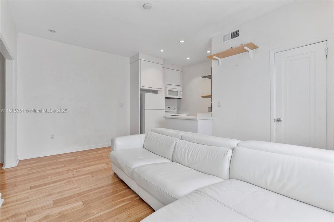 En Venta: $208,000 (1 camas, 1 baños, 450 Pies cuadrados)