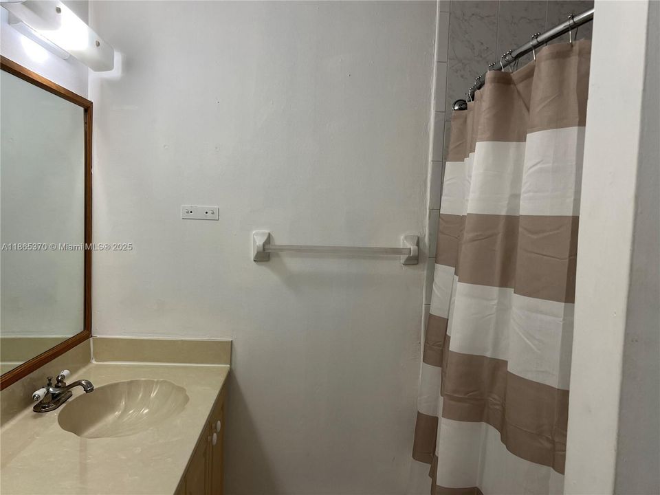 待售: $329,000 (3 贝兹, 3 浴室, 1303 平方英尺)