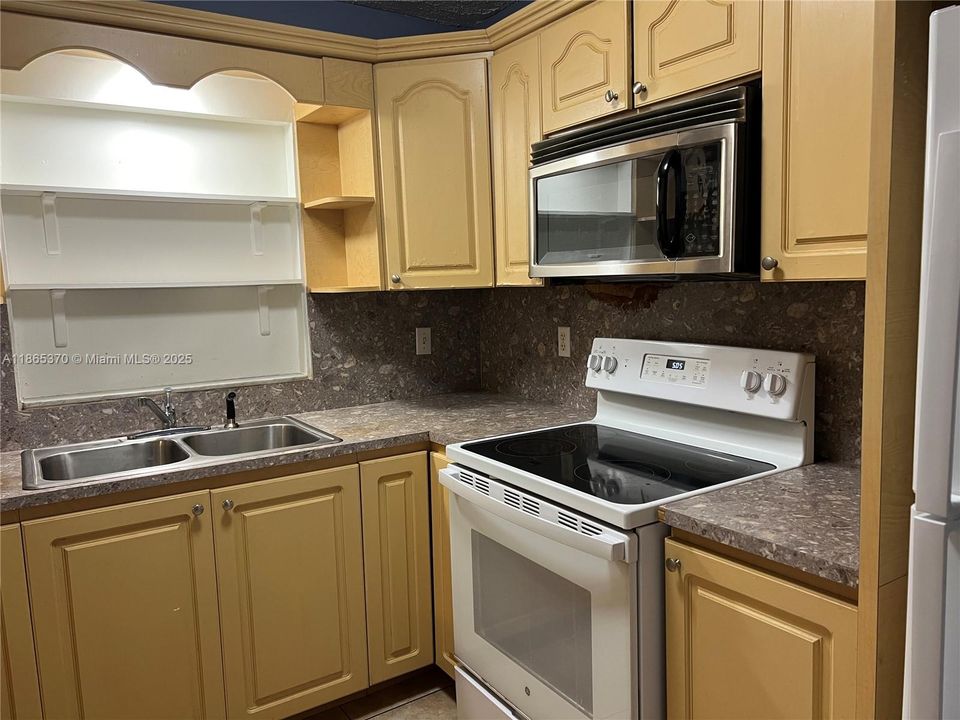 待售: $329,000 (3 贝兹, 3 浴室, 1303 平方英尺)