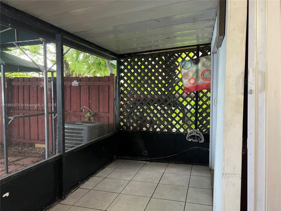 待售: $329,000 (3 贝兹, 3 浴室, 1303 平方英尺)