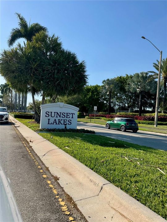 For Sale: $1,249,300 (6 beds, 5 baths, 3766 Square Feet)