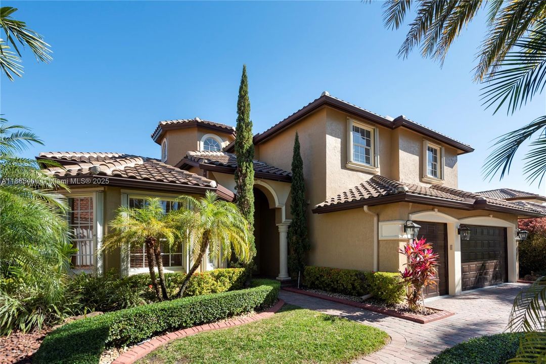 For Sale: $1,249,300 (6 beds, 5 baths, 3766 Square Feet)