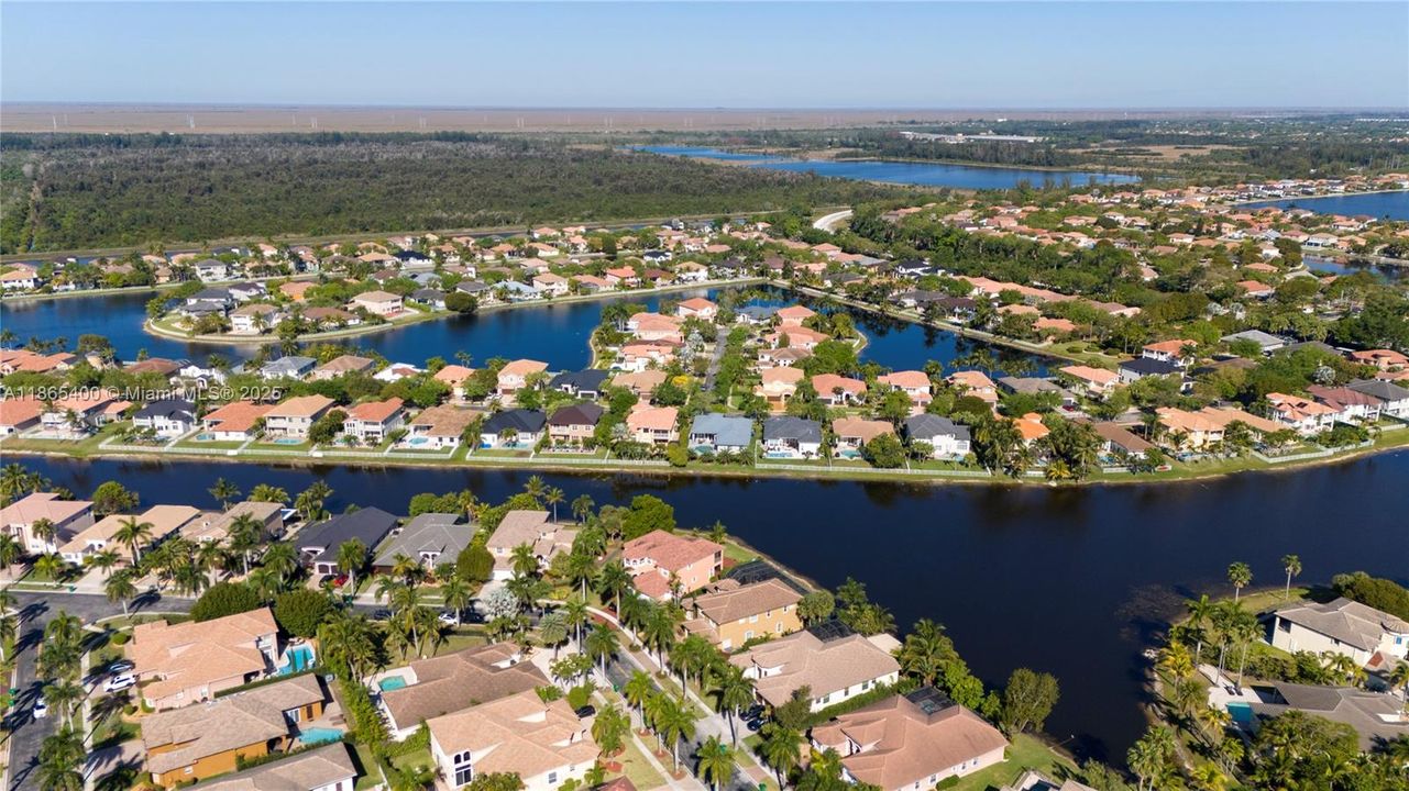 For Sale: $1,249,300 (6 beds, 5 baths, 3766 Square Feet)