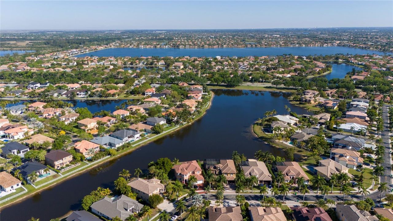 For Sale: $1,249,300 (6 beds, 5 baths, 3766 Square Feet)