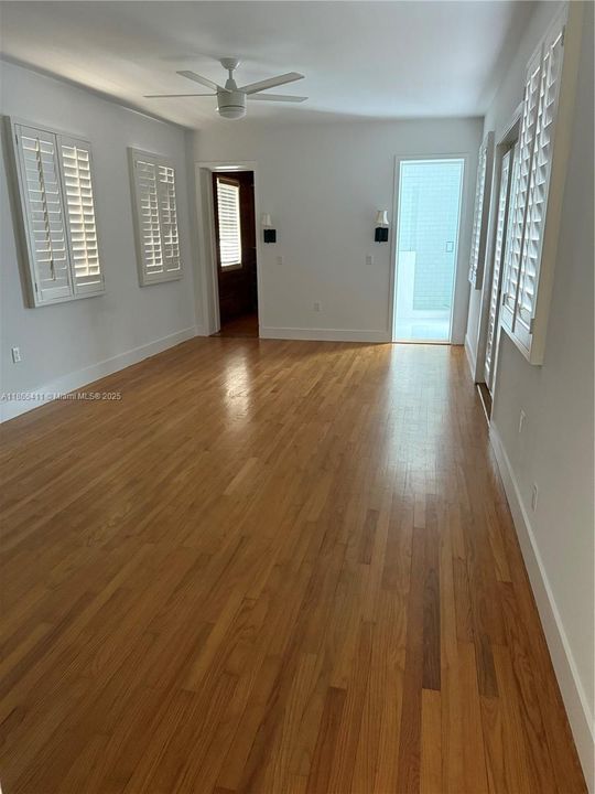 Под контрактом: $8,500 (4 спален, 4 ванн, 1906 Квадратных фут)