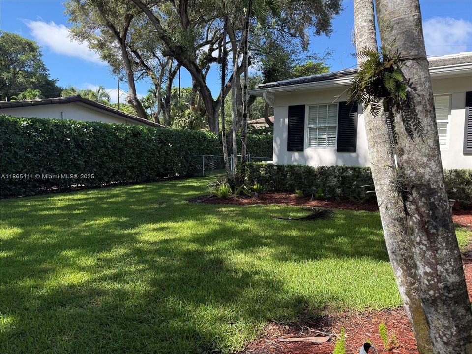 Под контрактом: $8,500 (4 спален, 4 ванн, 1906 Квадратных фут)