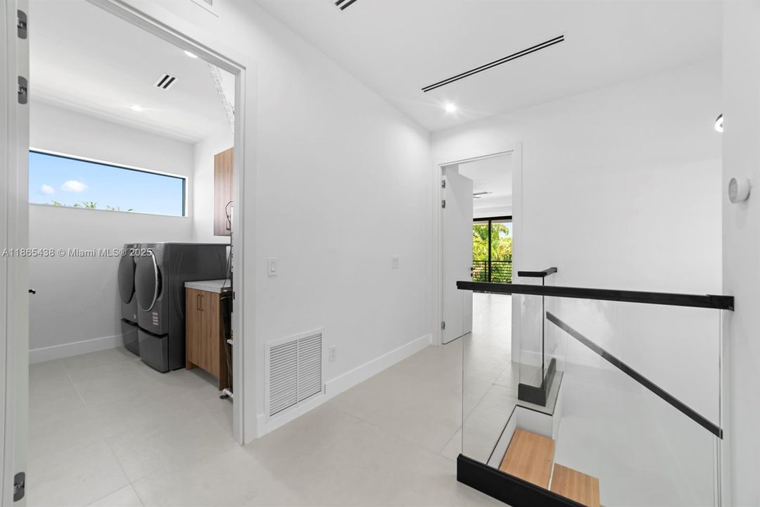 Active With Contract: $1,500,000 (3 beds, 3 baths, 2330 Square Feet)