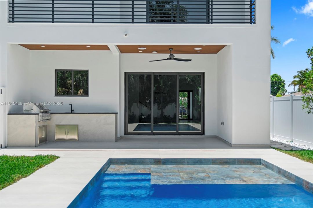 Active With Contract: $1,500,000 (3 beds, 3 baths, 2330 Square Feet)